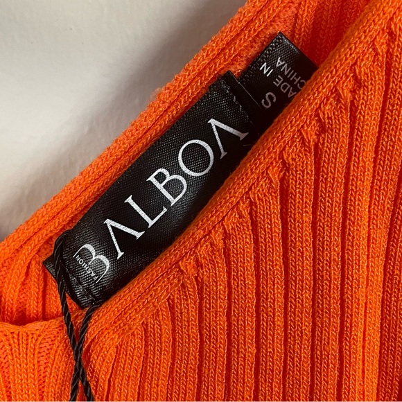 Balboa Sleeveless Knit Ribbed Orange Top with Feather Details at Shoulder - SM - Picture 4 of 6